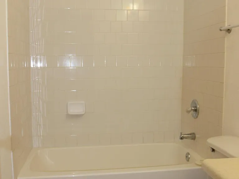 2090 S 44th Dr — Photo 10