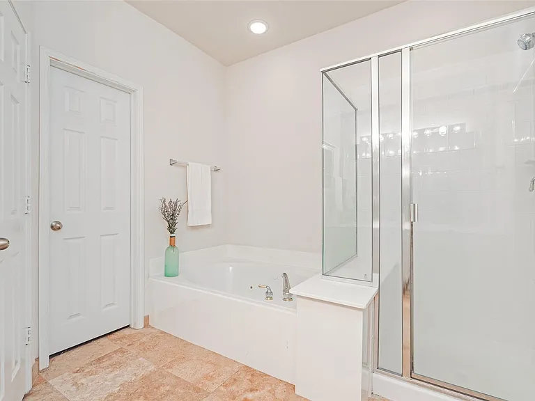 11549 Fountainbridge Dr — Photo 13