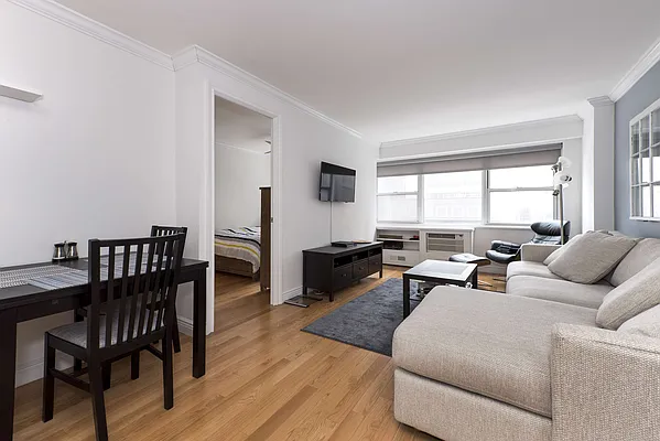 Sold by Bold New York | media 2