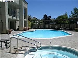 5th image of 661 Royston Ln APT 140
