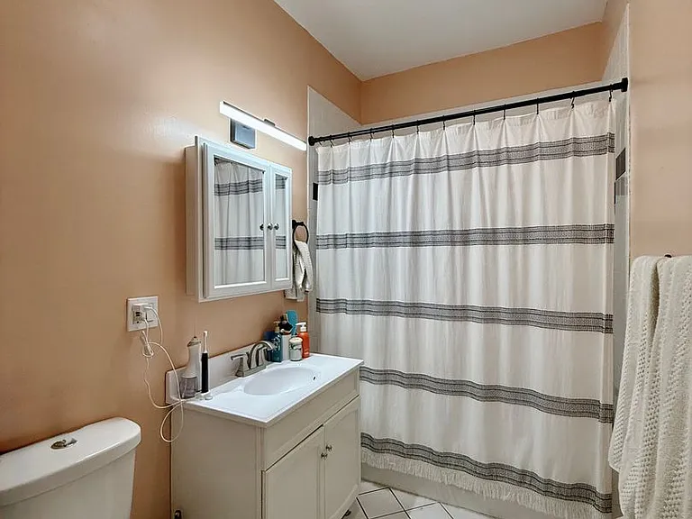 47 Chicago Ave — Photo 16