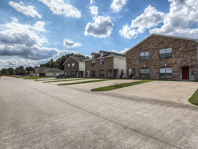 10610 Pine Landing Dr #B — Photo 30