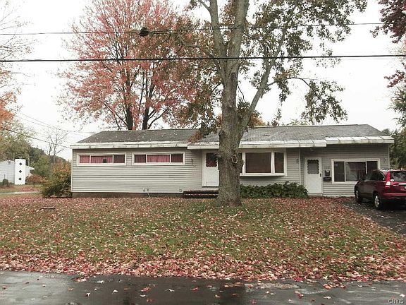 2nd image of 102 Lynnhaven Dr