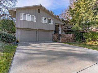 1621 Denholm Dr, Manhattan, KS 66503