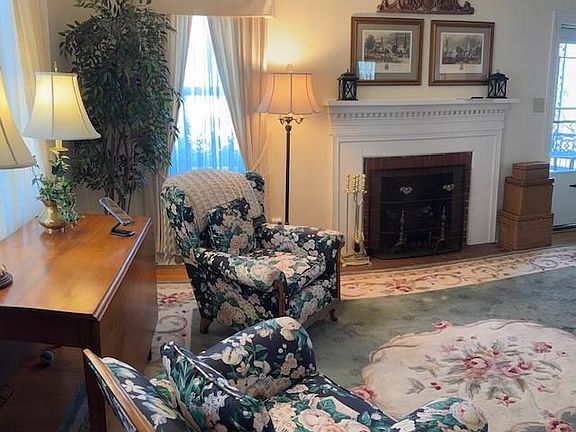 4th image of 114 Clarendon Cir