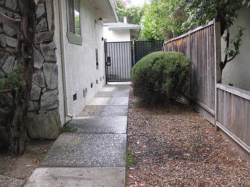 5th image of 1575 Mendenhall Dr APT 4