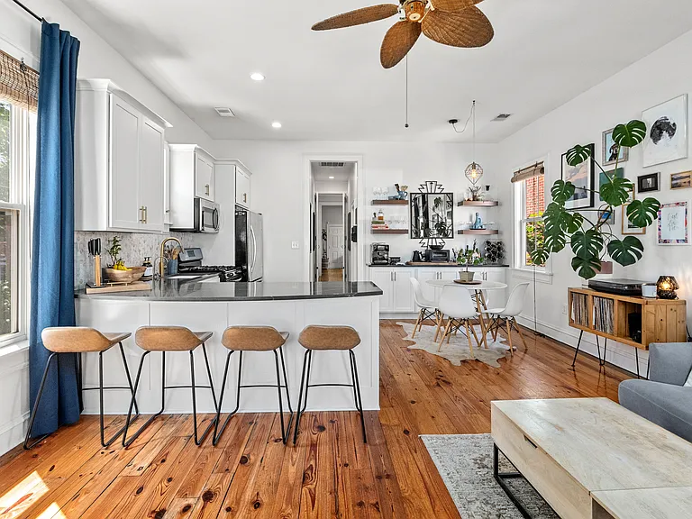 177 Fishburne St — Photo 4