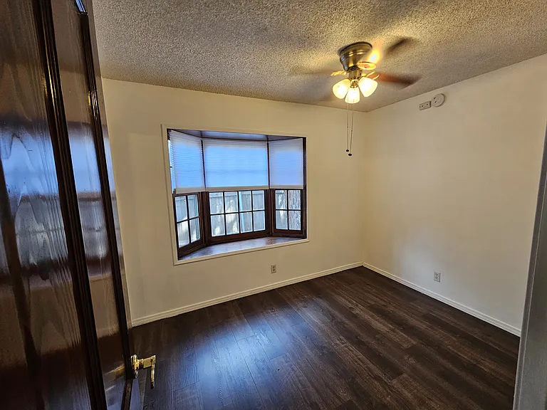 504 E Dalton Ave — Photo 17