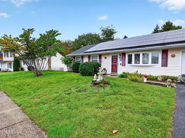 7 Colonial Court, Barnegat, NJ 08005