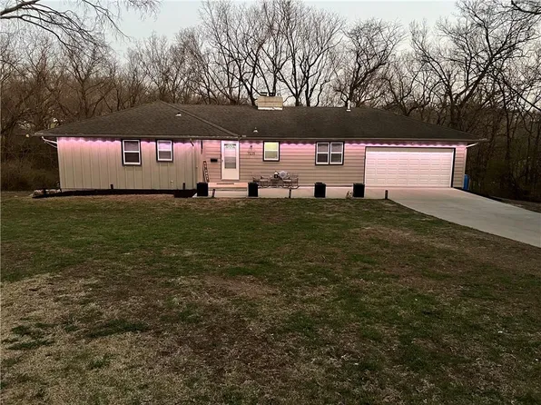 7235 Wallace Ave, Kansas City, MO 64133