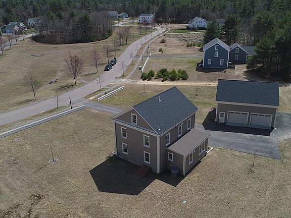 3rd image of 33 Meadowbrooke Ln