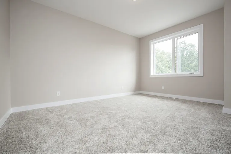 5715 Roblin Blvd #4 — Photo 8