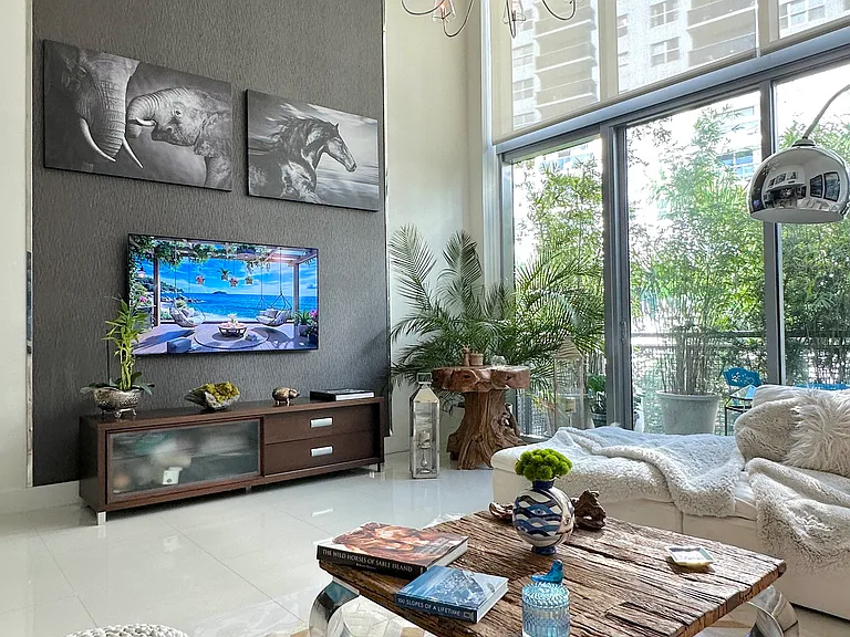 6000 Collins Ave #509 — Photo 31