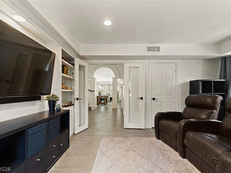 2233 Versailles Ct — Photo 67