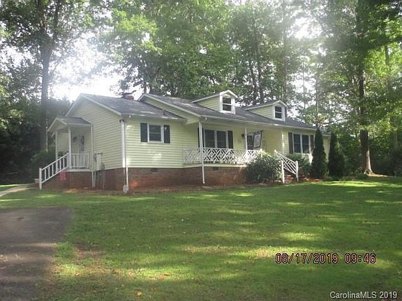 3rd image of 310 Sumner Dr