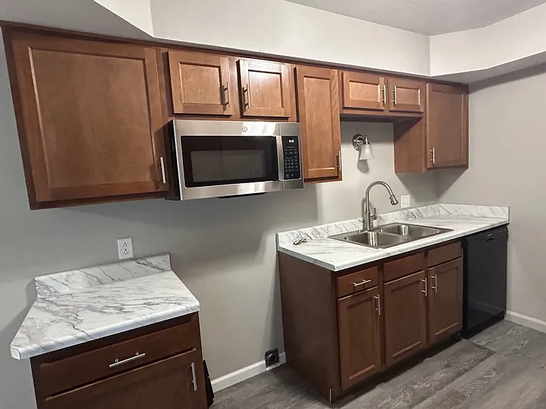 1530 Brooke Park Dr #5 — Photo 6