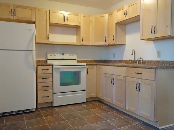 256 Washington St APT 3, Keene, NH 03431