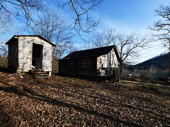 4th image of 250 Smyth Ln