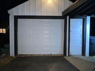 2916 Emmaus Ave, Zion, IL 60099