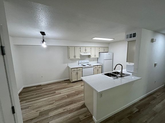 4th image of 2301 Sammy Way #2007
