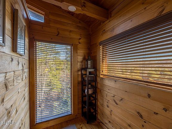 5th image of 973 Pleasure Rd