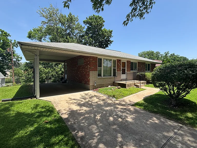 4609 Kramer Dr — Photo 2