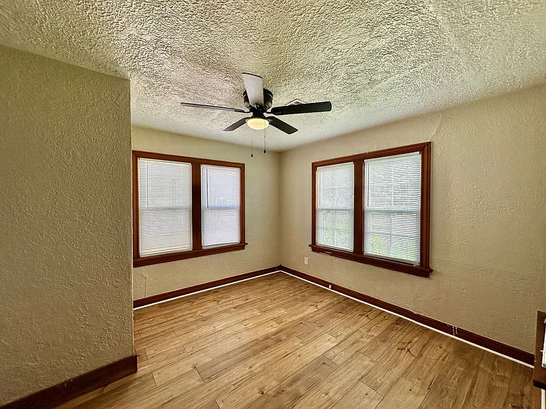 1506 NW Arlington Ave — Photo 8