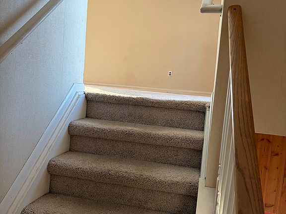 4th image of 41718 Bedford Dr