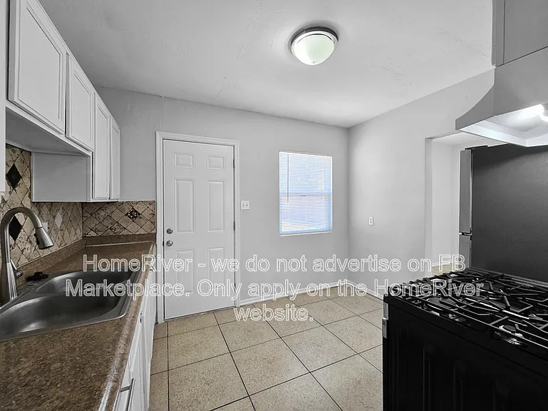 2602 W Monterey Way — Photo 9