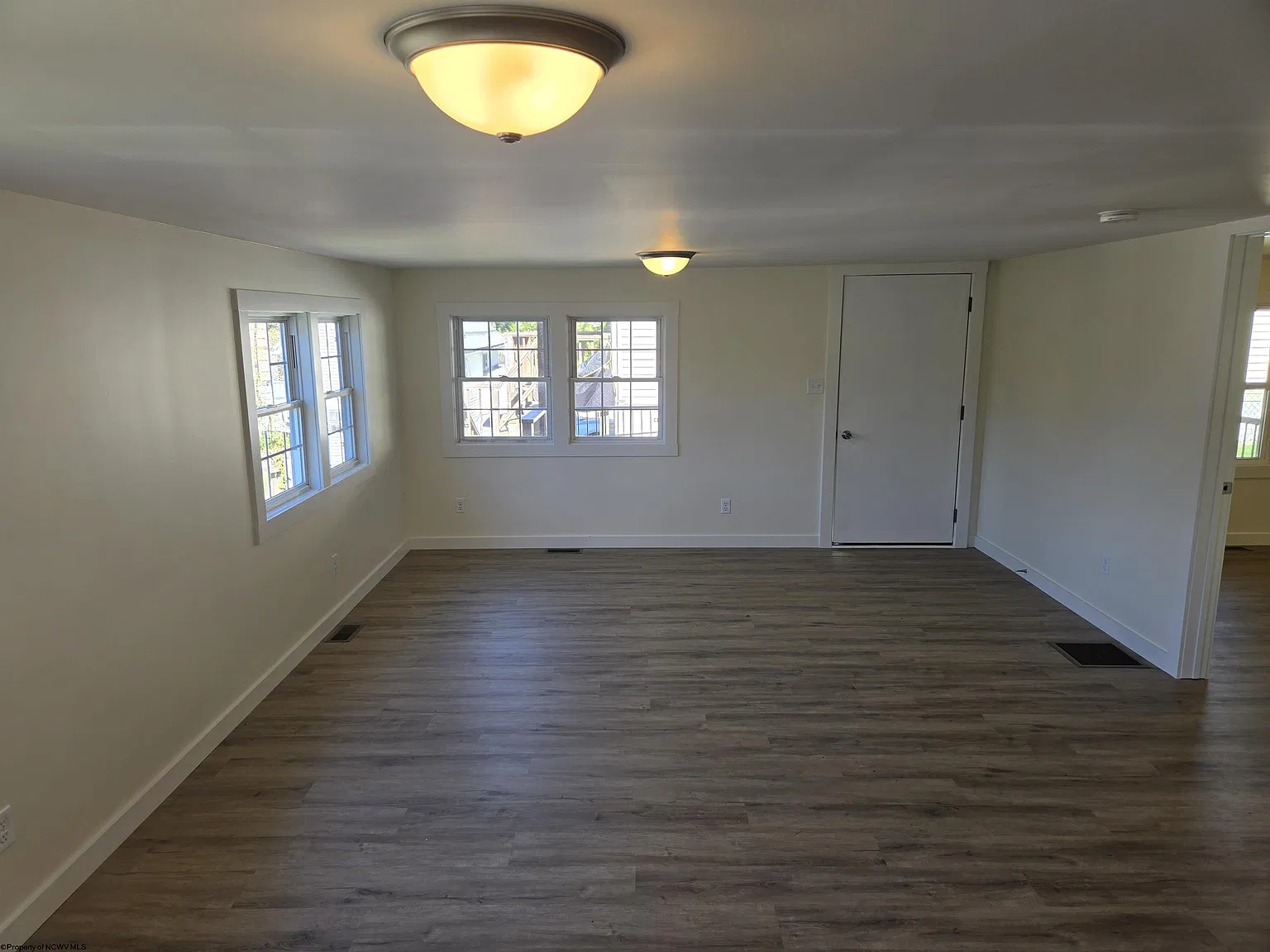 2 bed, 1.0 bath, $1,500 — Photo 3