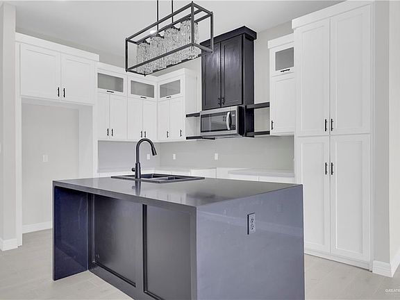 5th image of 3100 N Alyna Ave