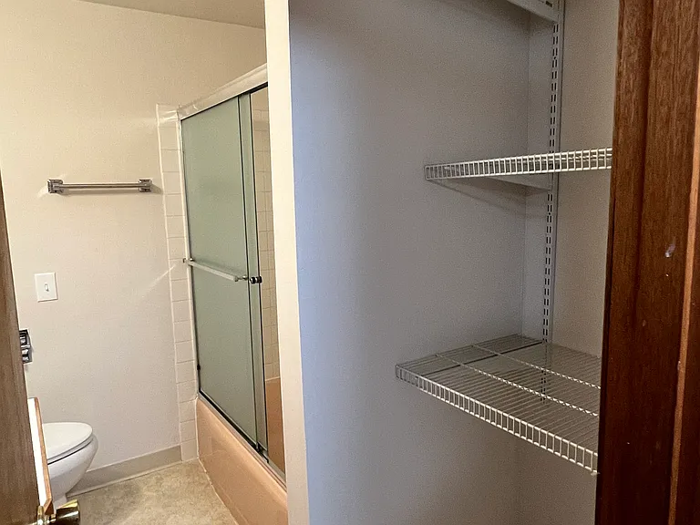 103 E Lynn St #202 — Photo 7