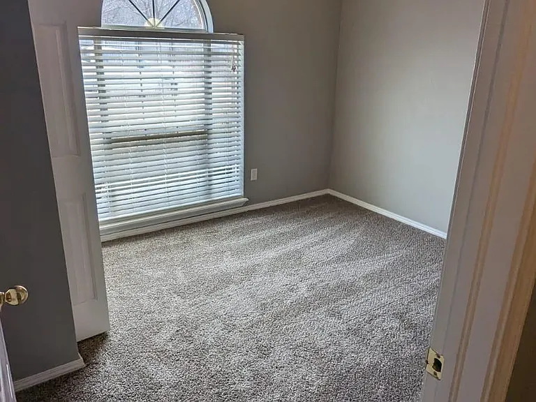 3008 Pinelake St — Photo 6