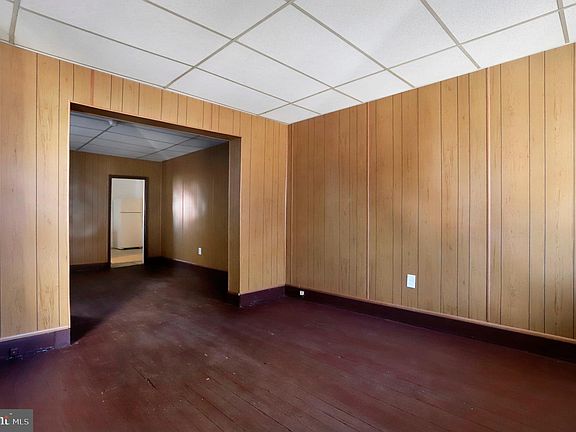 4th image of 422 McDowell Ave