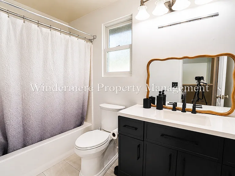 1087 NW Brinkley Ct — Photo 14
