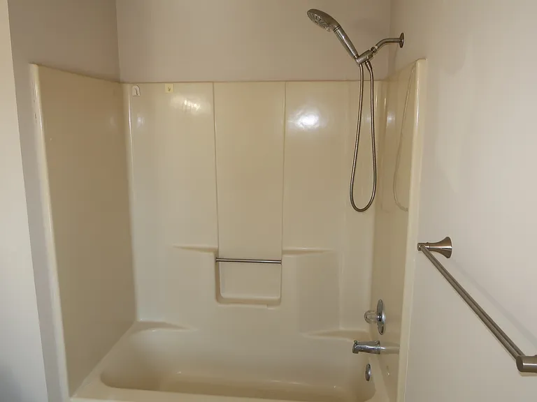 417 Greenview Dr — Photo 21