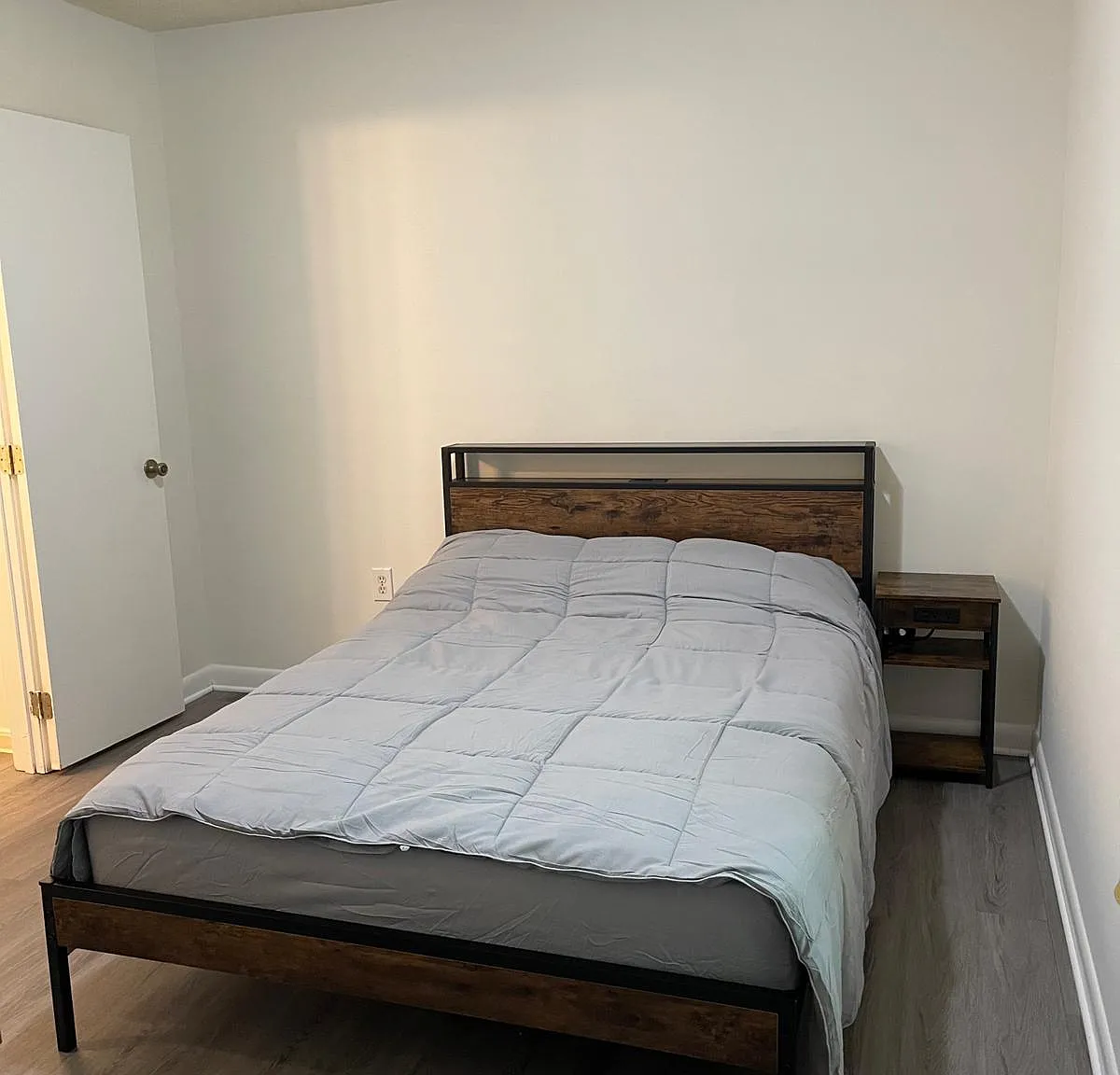 4 bed, 1200 sqft, $700 — Photo 3
