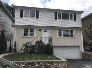 548 Freeman St FLOOR 2, Lyndhurst, NJ 07071