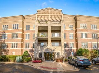 105 Lakeview Dr APT 310, Bloomingdale, IL 60108