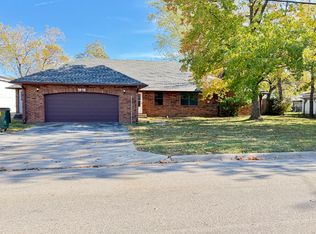 1018 S Lillian Ave, Bolivar, MO 65613