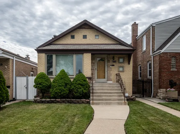 6751 S Kilbourn Ave, Chicago, IL 60629