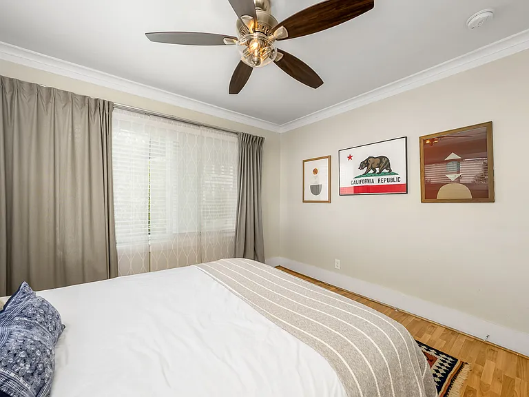 2631 Collier Ave — Photo 10