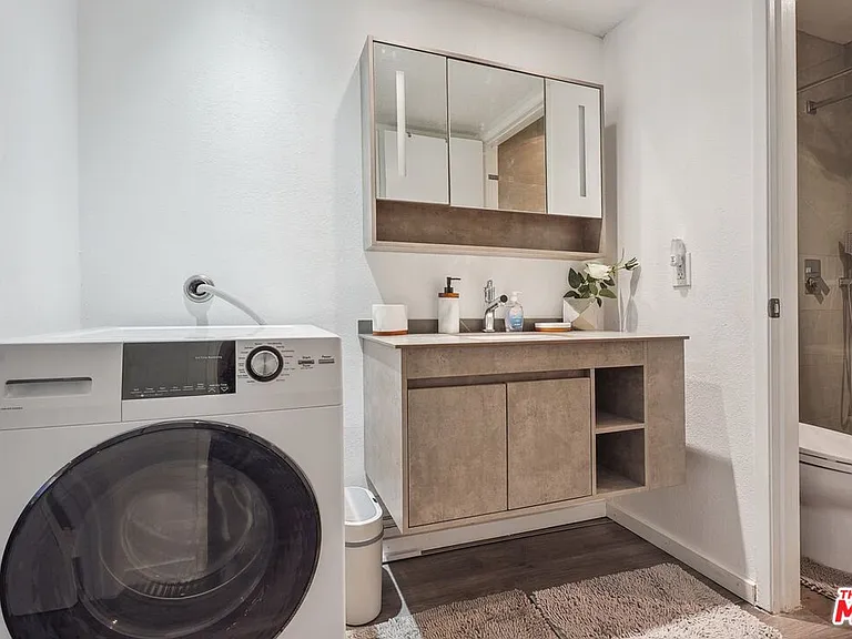 22100 Burbank Blvd #260G — Photo 12