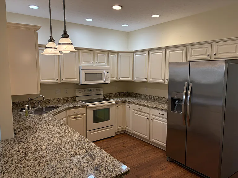 1324 Rosalind Dr — Photo 9