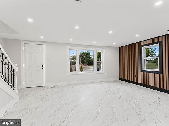 3rd image of 308 Delsea Dr