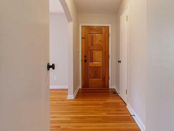 4th image of 1208 W Park Ave
