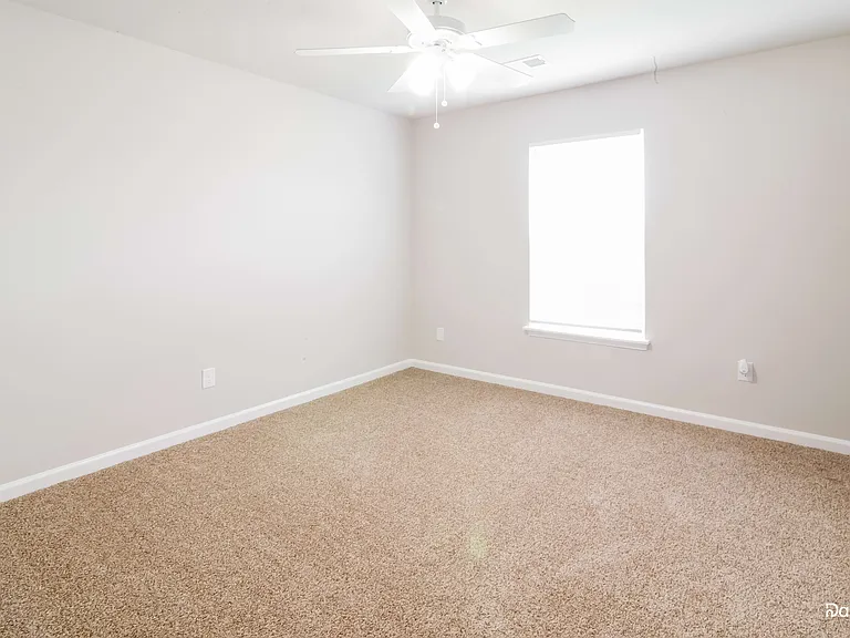 143 Tyger St — Photo 9