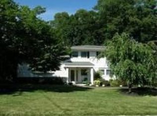 356 Longview Dr, Mountainside, NJ 07092