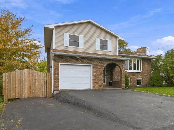 22 Cedar Cres, Cole Harbour, NS B2V 1Y6