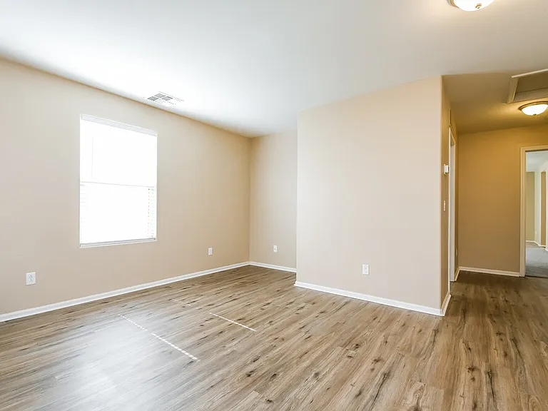 923 S Pheasant Dr — Photo 9